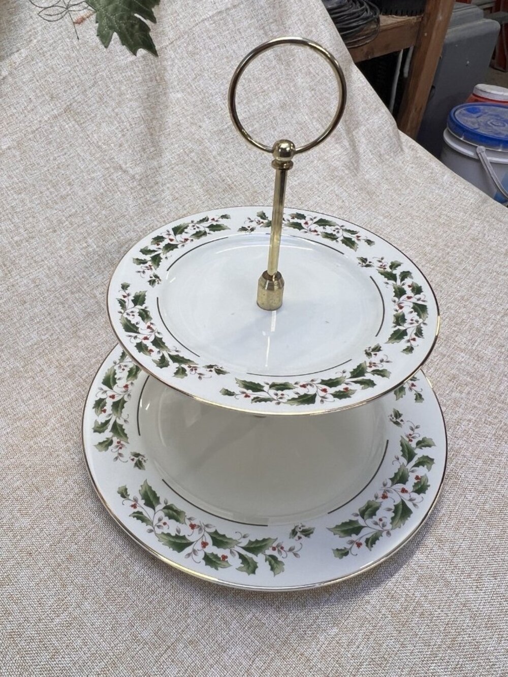 Royal Limited Holly Holiday 2 tiered Tid Bit Server Christmas Vtg Caldor - Picture 6 of 6